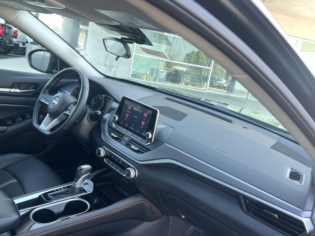 Used 2025 Nissan Altima 2.5 SR image 28