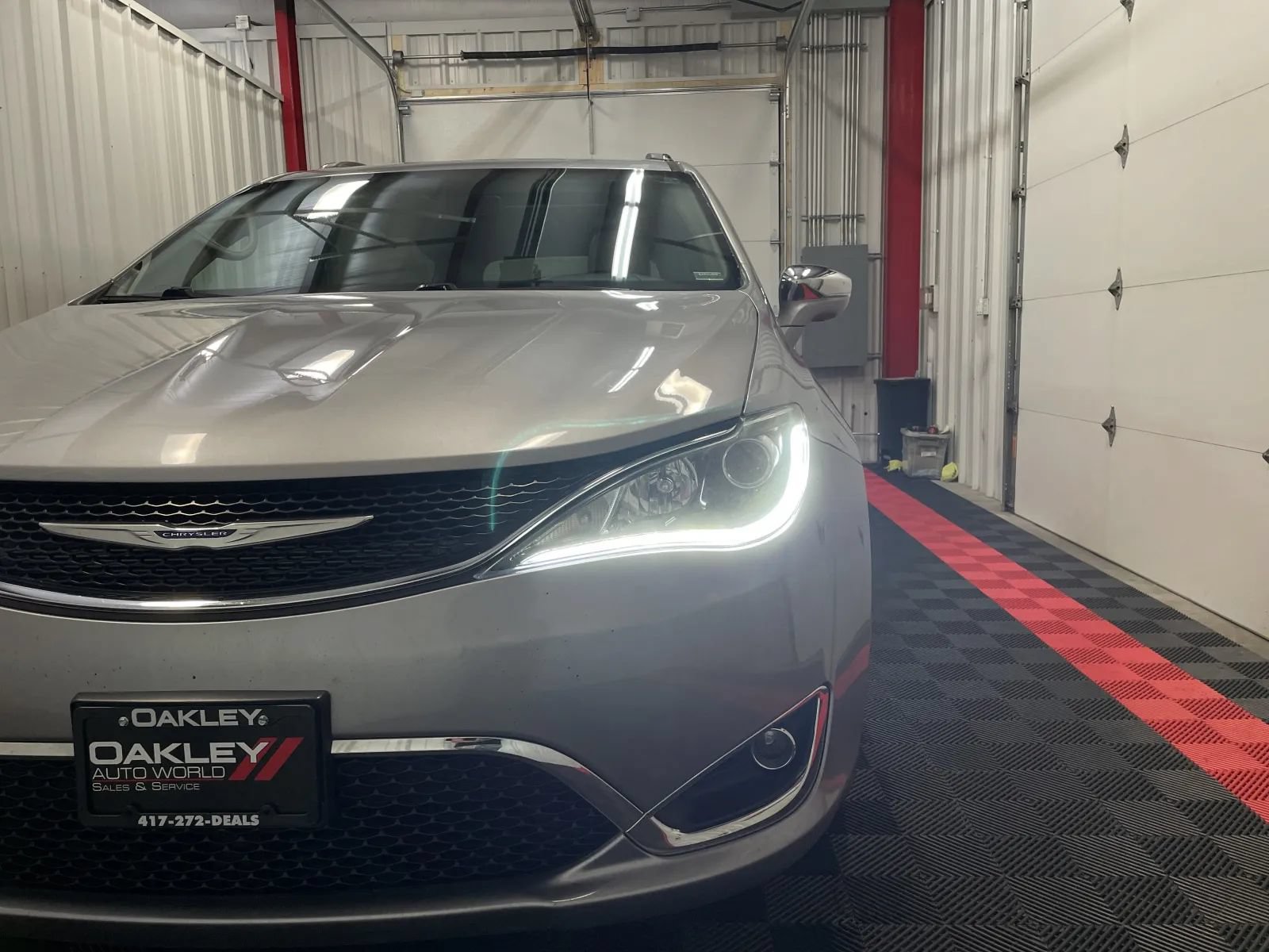 Used 2020 Chrysler Pacifica Limited FWD image 8