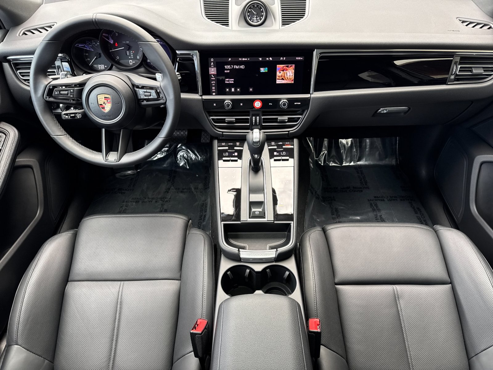Certified 2026 Porsche Macan AWD/4WD image 6
