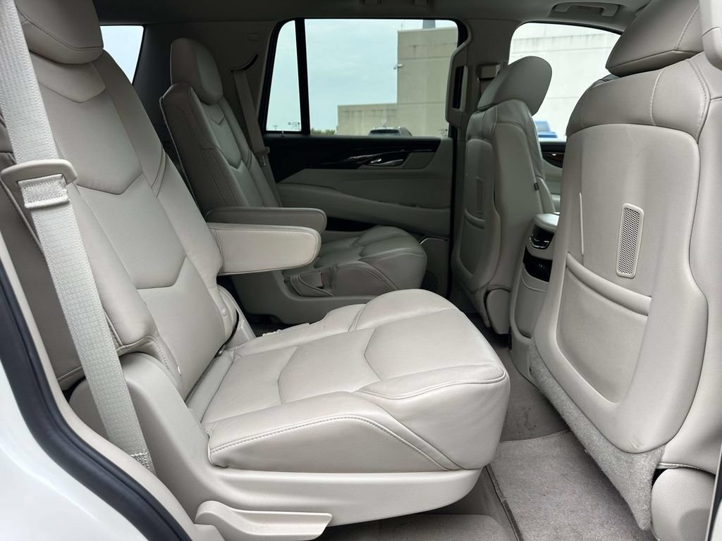 Used 2015 Cadillac Escalade Premium AWD/4WD image 11