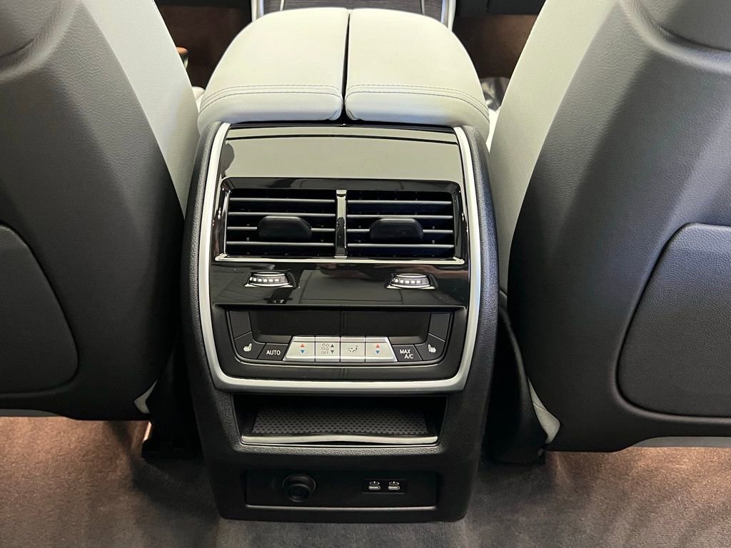 New 2026 BMW X5 xDrive50e w/ M Sport Package image 9