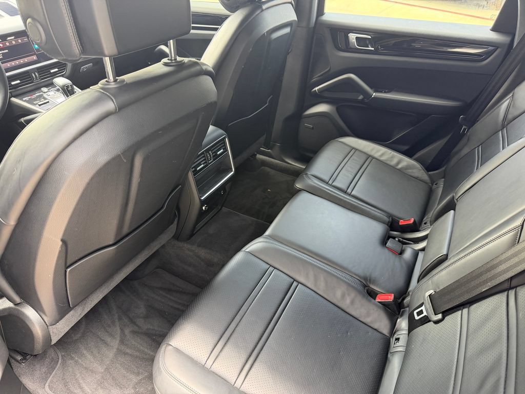 Certified 2023 Porsche Cayenne AWD/4WD image 28