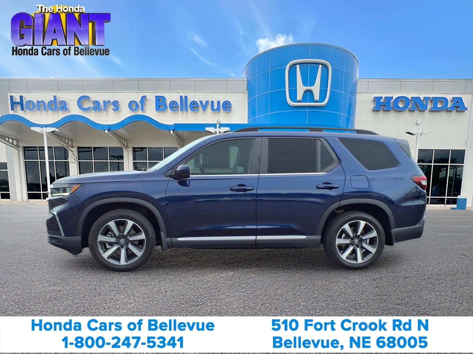 Used 2023 Honda Pilot Touring image 2