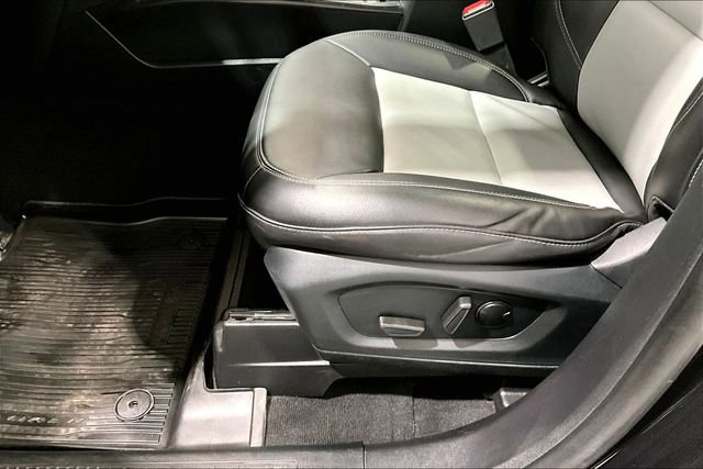 Used 2022 Ford Explorer XLT w/ XLT Sport Appearance Package image 19