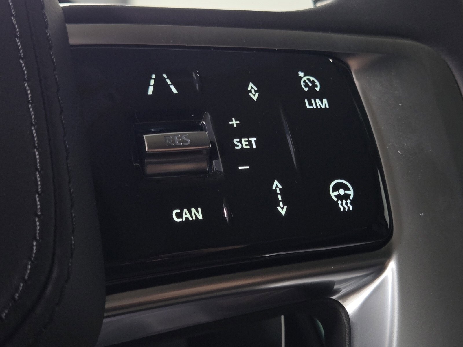 New 2025 Land Rover Range Rover SE image 24