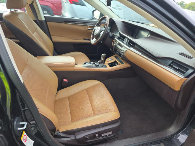 Used 2017 Lexus ES 350 w/ Premium Package FWD image 12