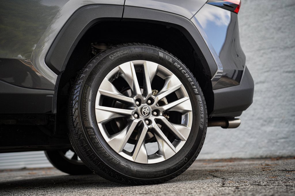 Used 2023 Toyota RAV4 XLE Premium image 18