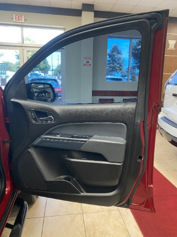 Used 2017 Chevrolet Colorado Z71 RWD image 8
