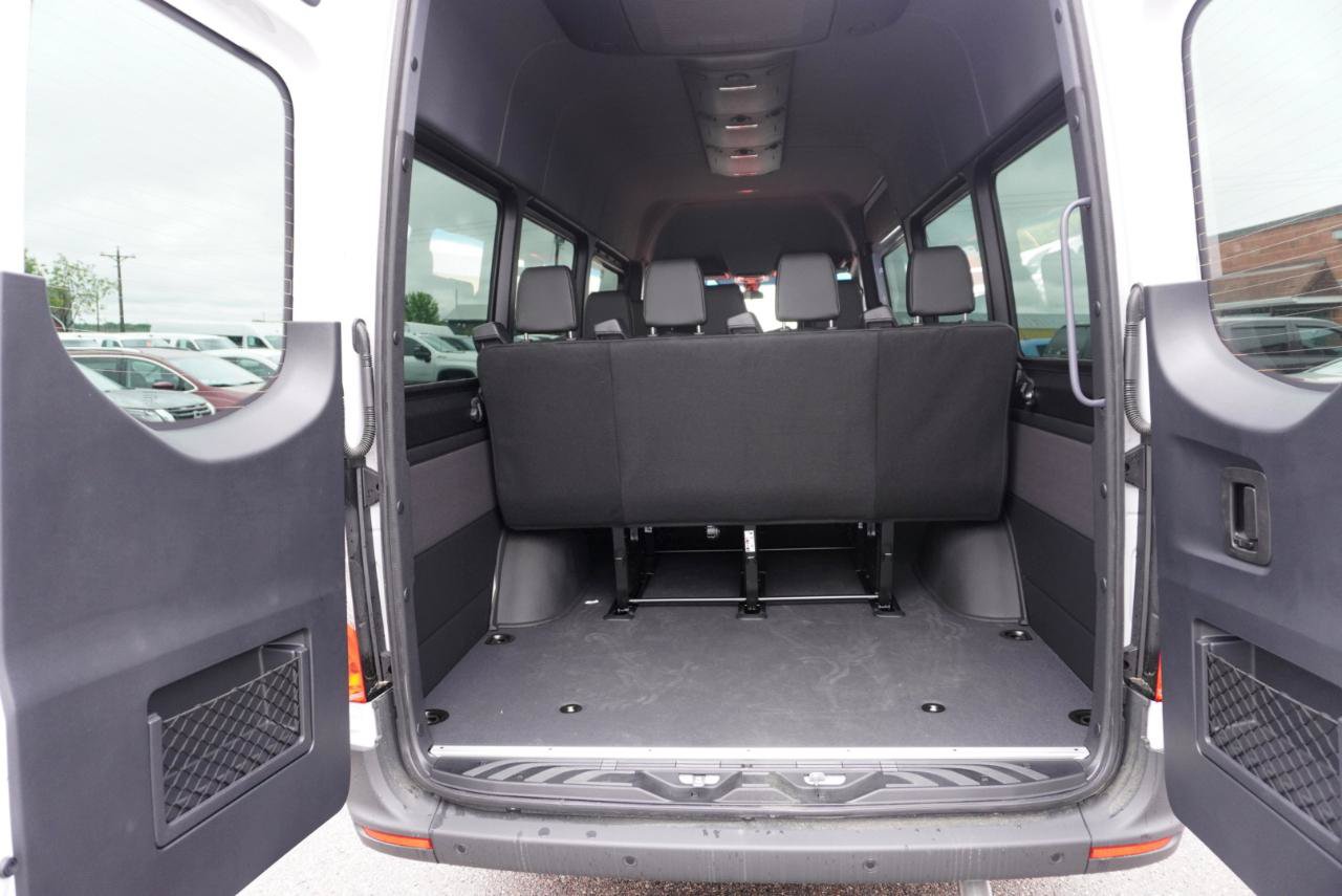Used 2025 Mercedes-Benz Sprinter 2500 image 23