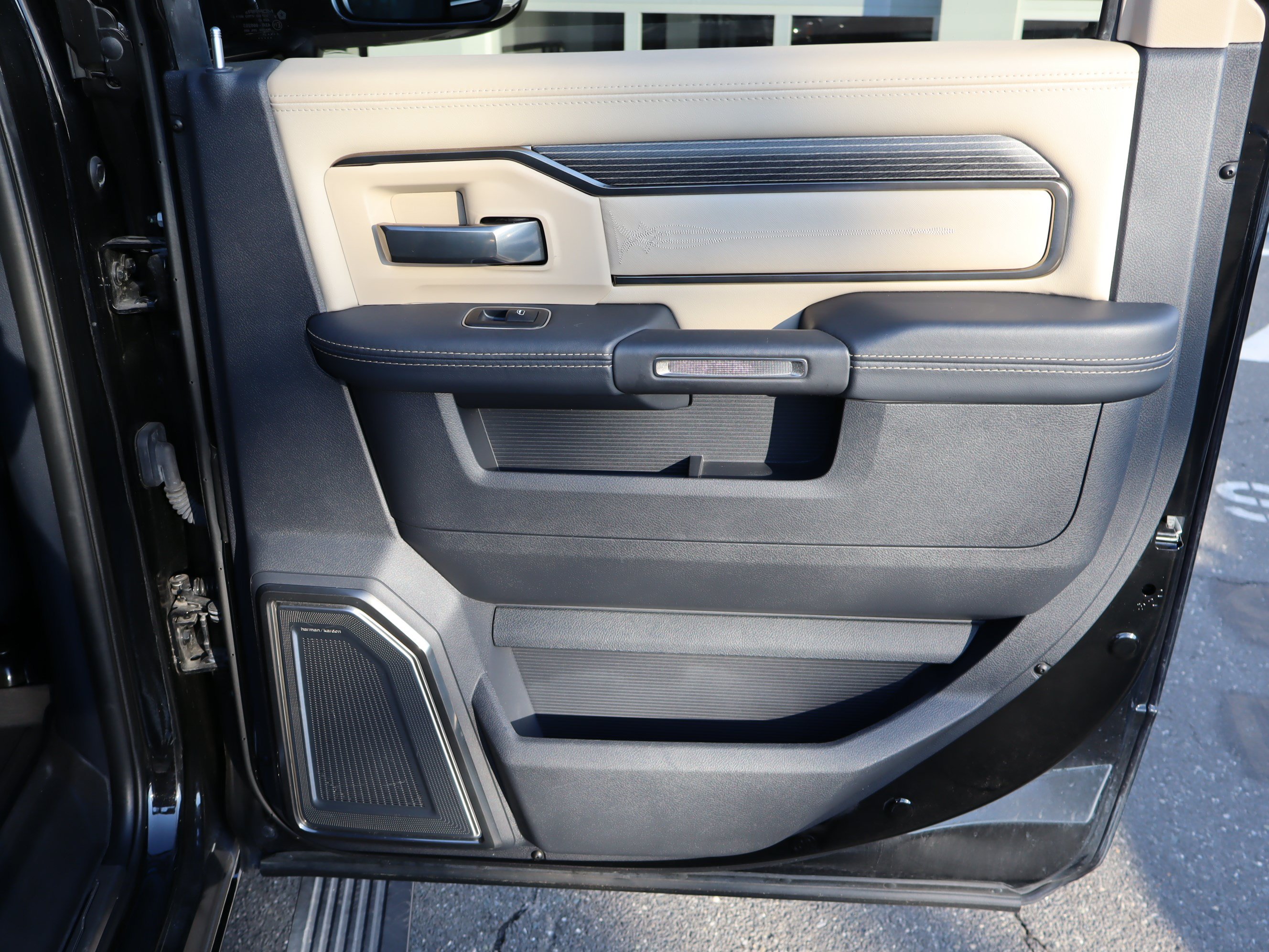 Used 2021 RAM 2500 Limited AWD/4WD image 36