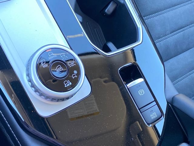 New 2026 Mitsubishi Outlander SE image 18