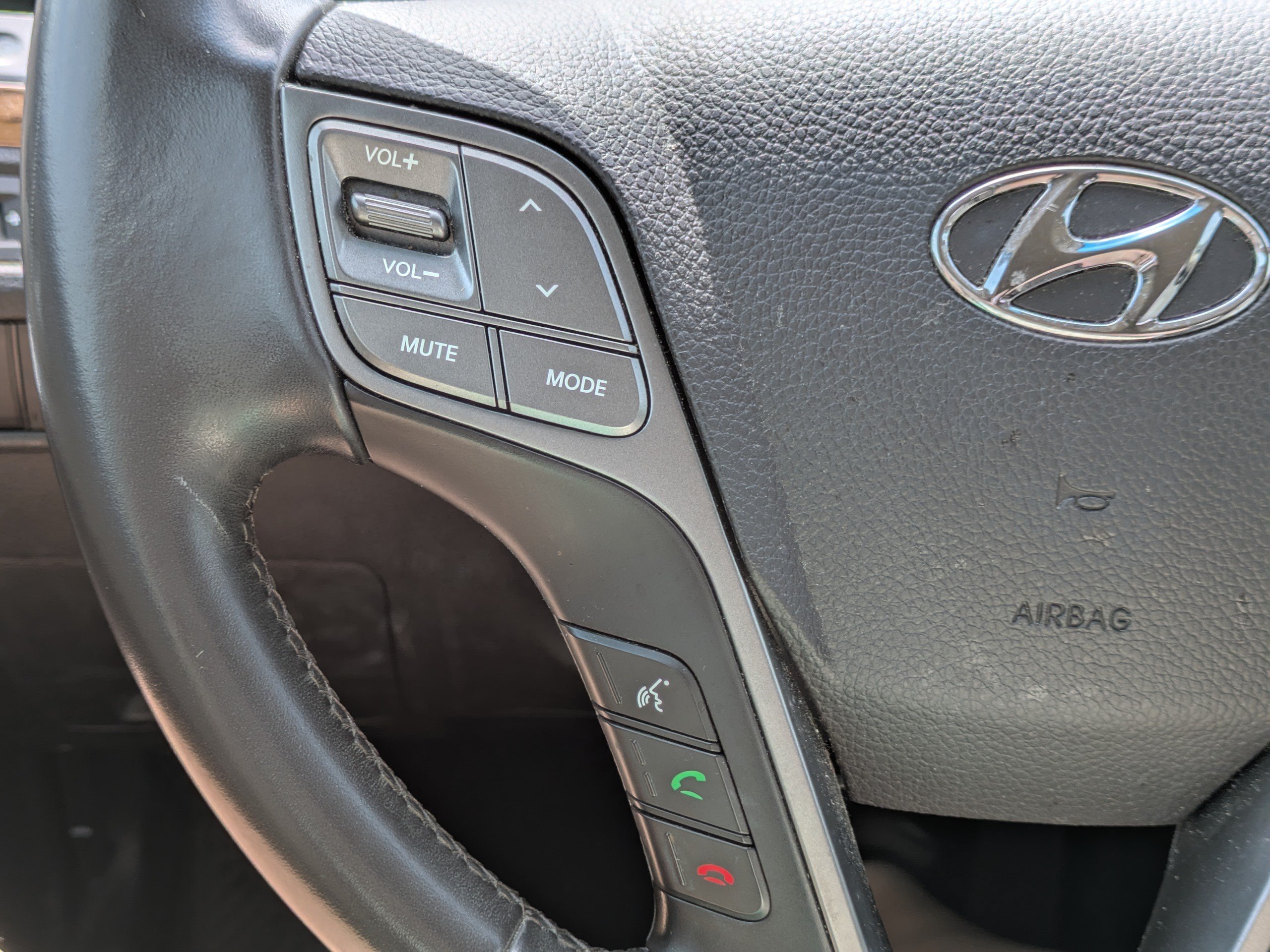 Used 2014 Hyundai Santa Fe GLS FWD image 29