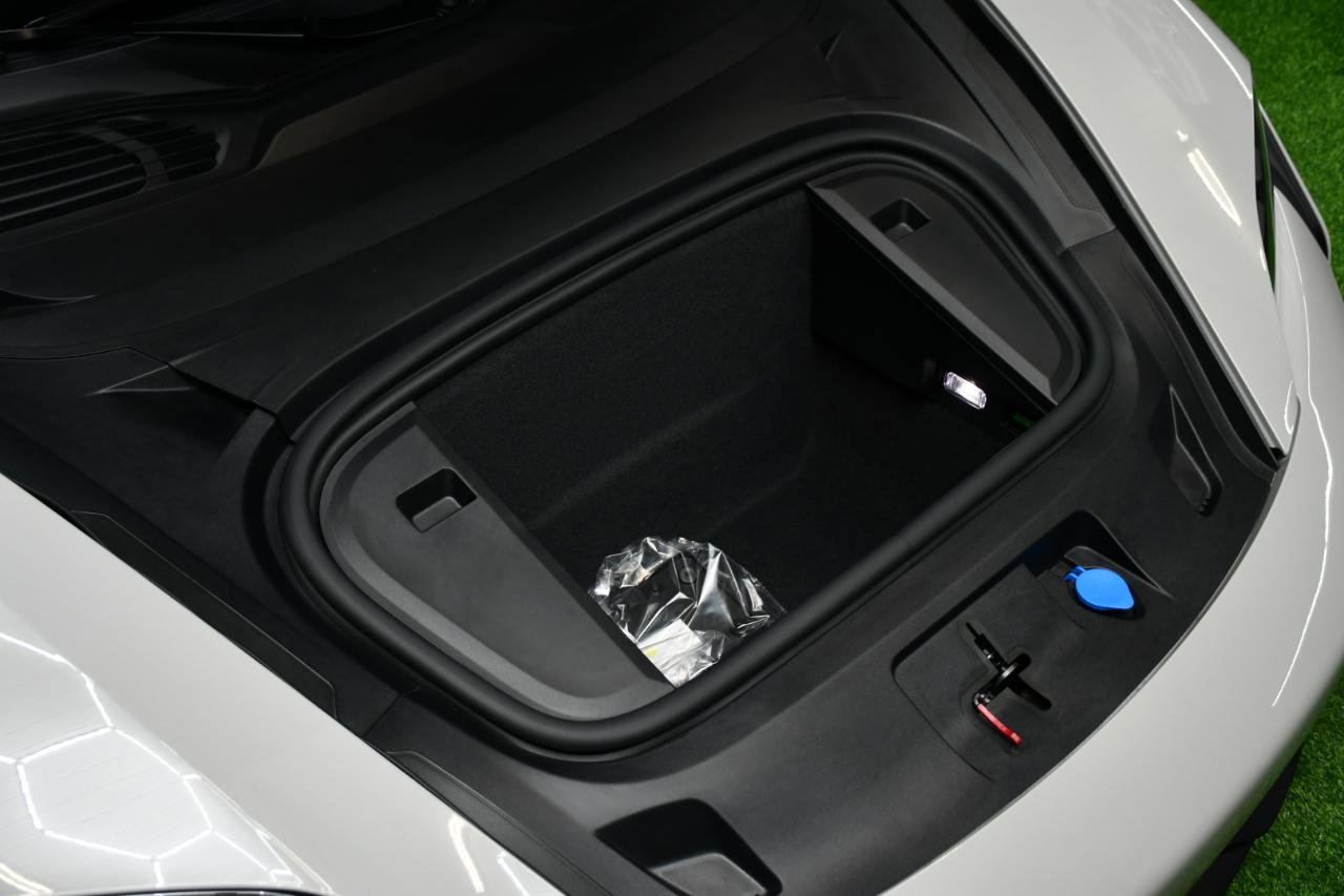 Used 2025 Porsche Taycan Turbo image 18