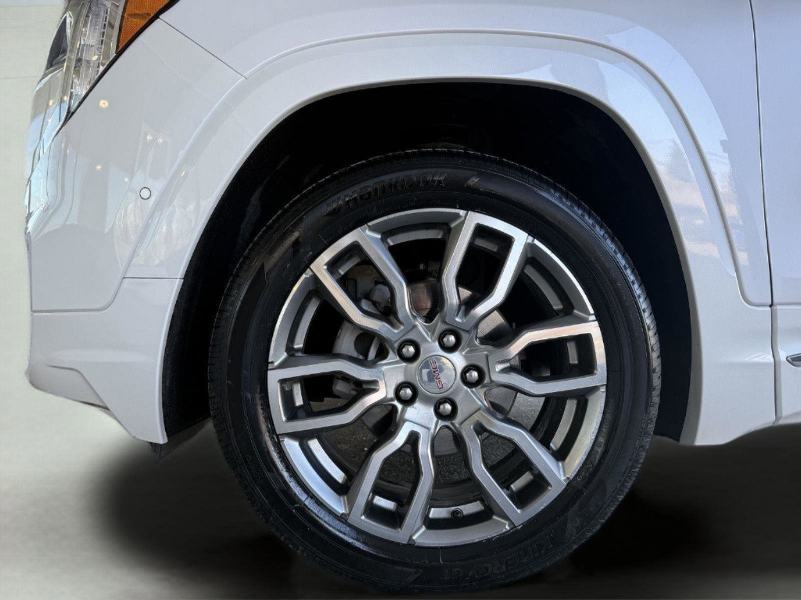 Used 2023 GMC Terrain Denali w/ Denali Premium Package image 8