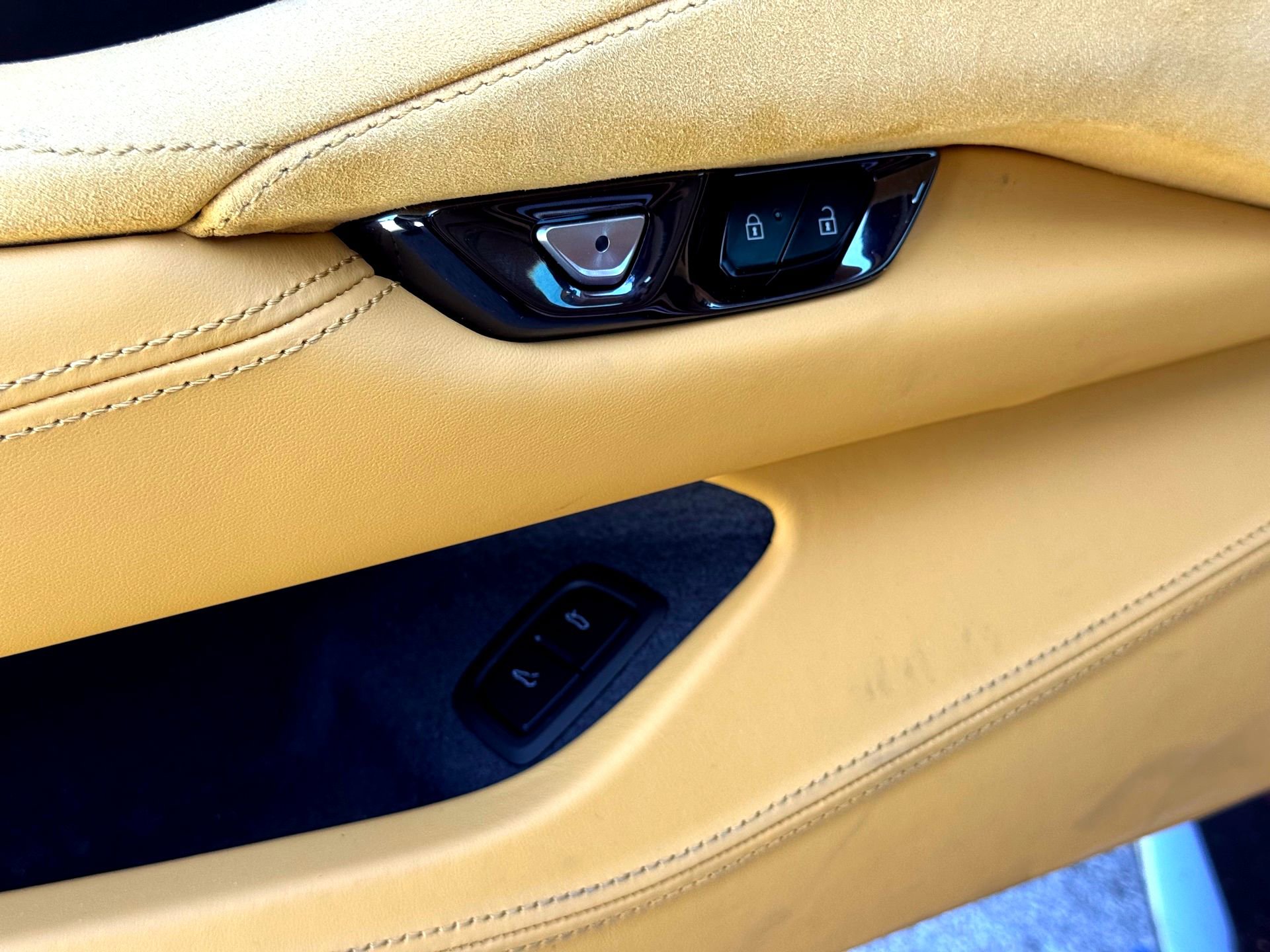 Used 2025 Chevrolet Corvette E-Ray w/ Stealth Interior Trim Package image 19