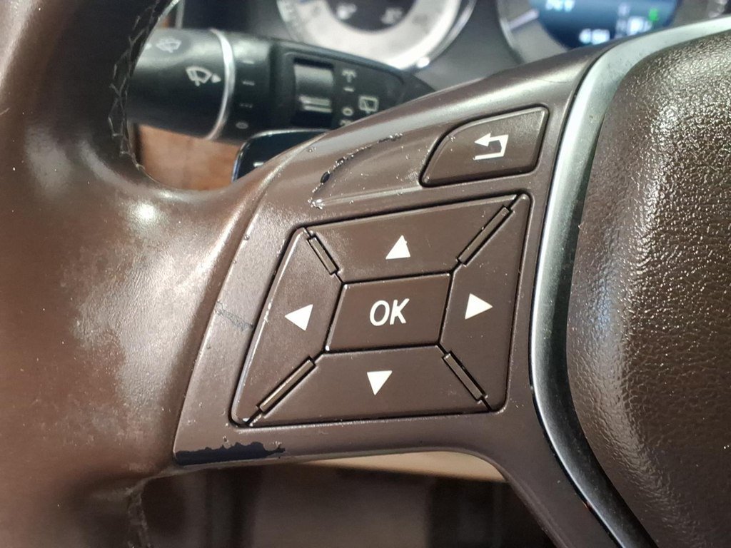 Used 2015 Mercedes-Benz GLK 350 4MATIC image 10