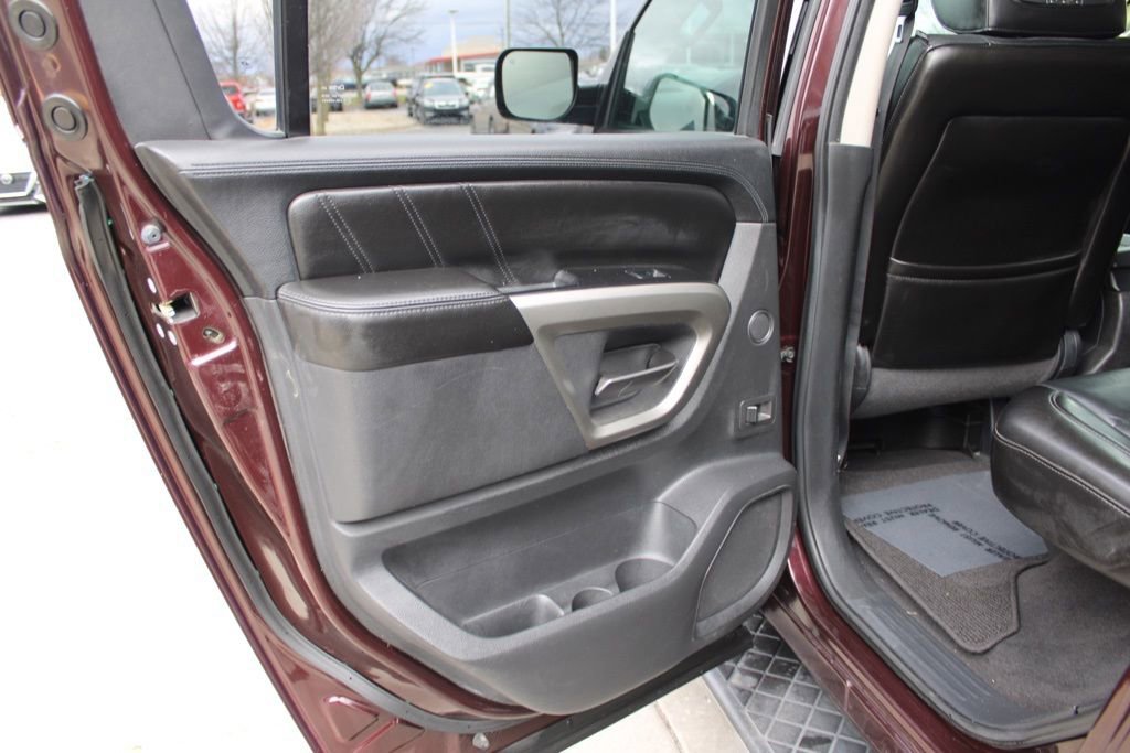 Used 2015 Nissan Armada SL image 28