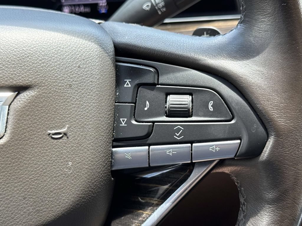 Used 2021 Cadillac Escalade ESV Premium Luxury w/ Driver Assist Tech Package AWD/4WD image 37