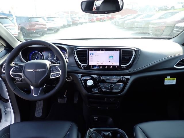 New 2026 Chrysler Pacifica Select image 15