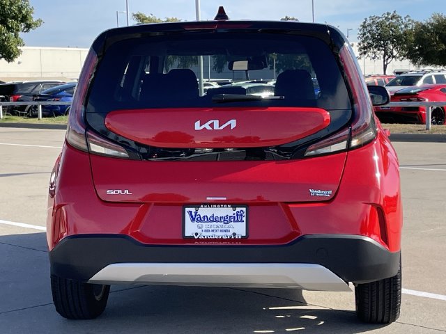Used 2025 Kia Soul LX w/ LX Technology Package FWD image 5