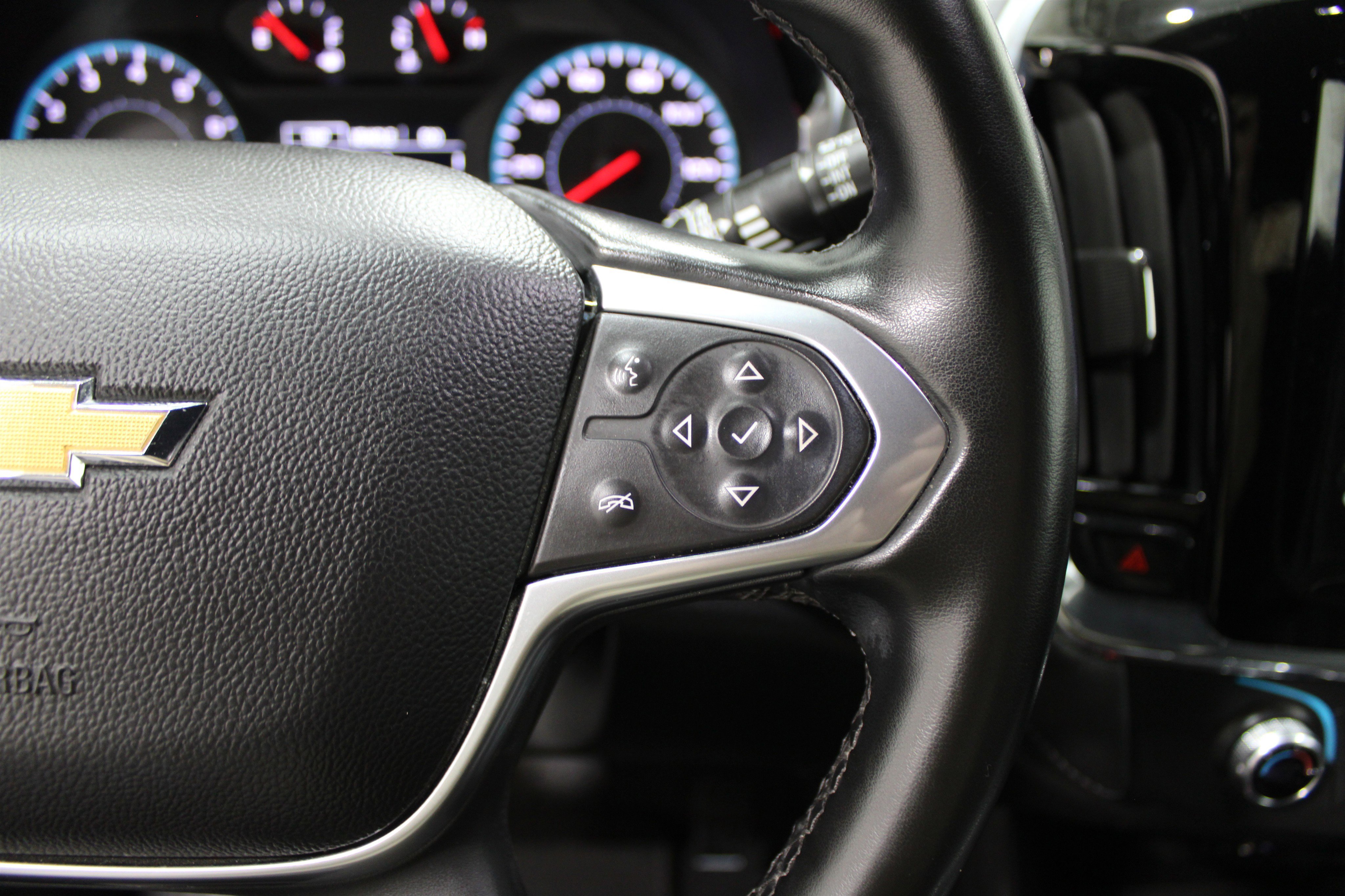 Used 2023 Chevrolet Traverse LT image 11