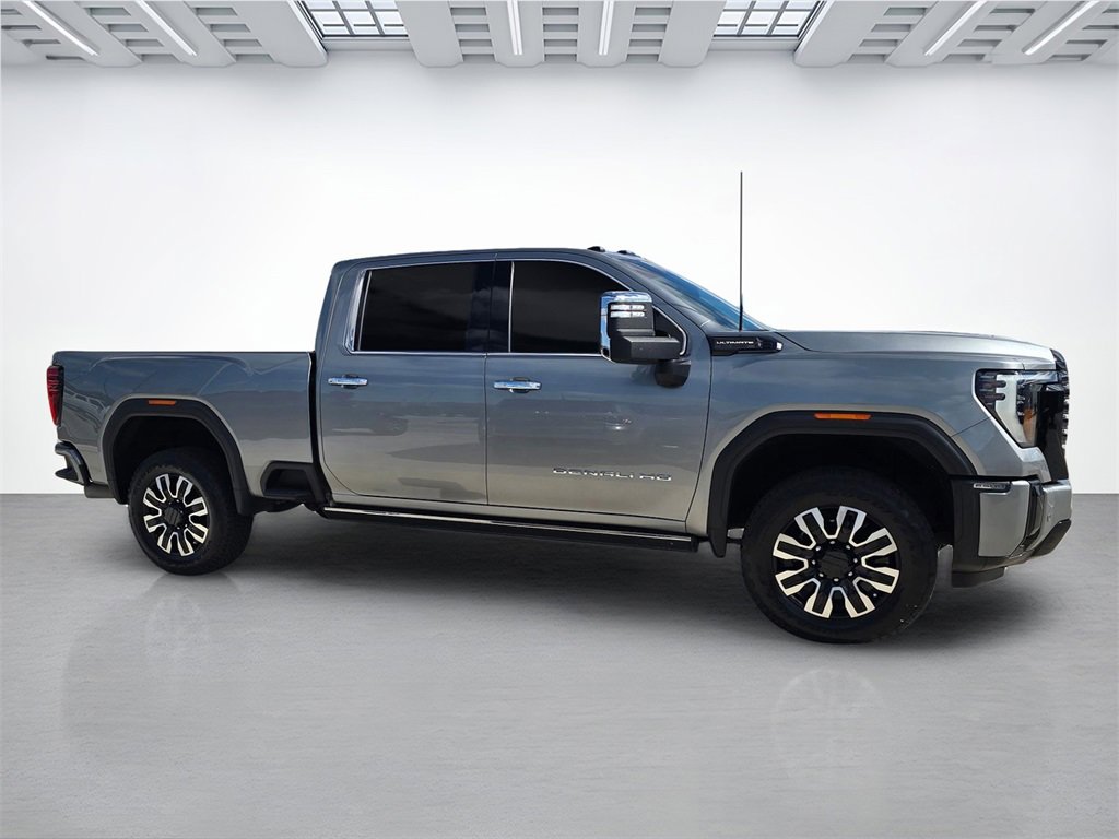Used 2025 GMC Sierra 2500 Denali Ultimate image 2