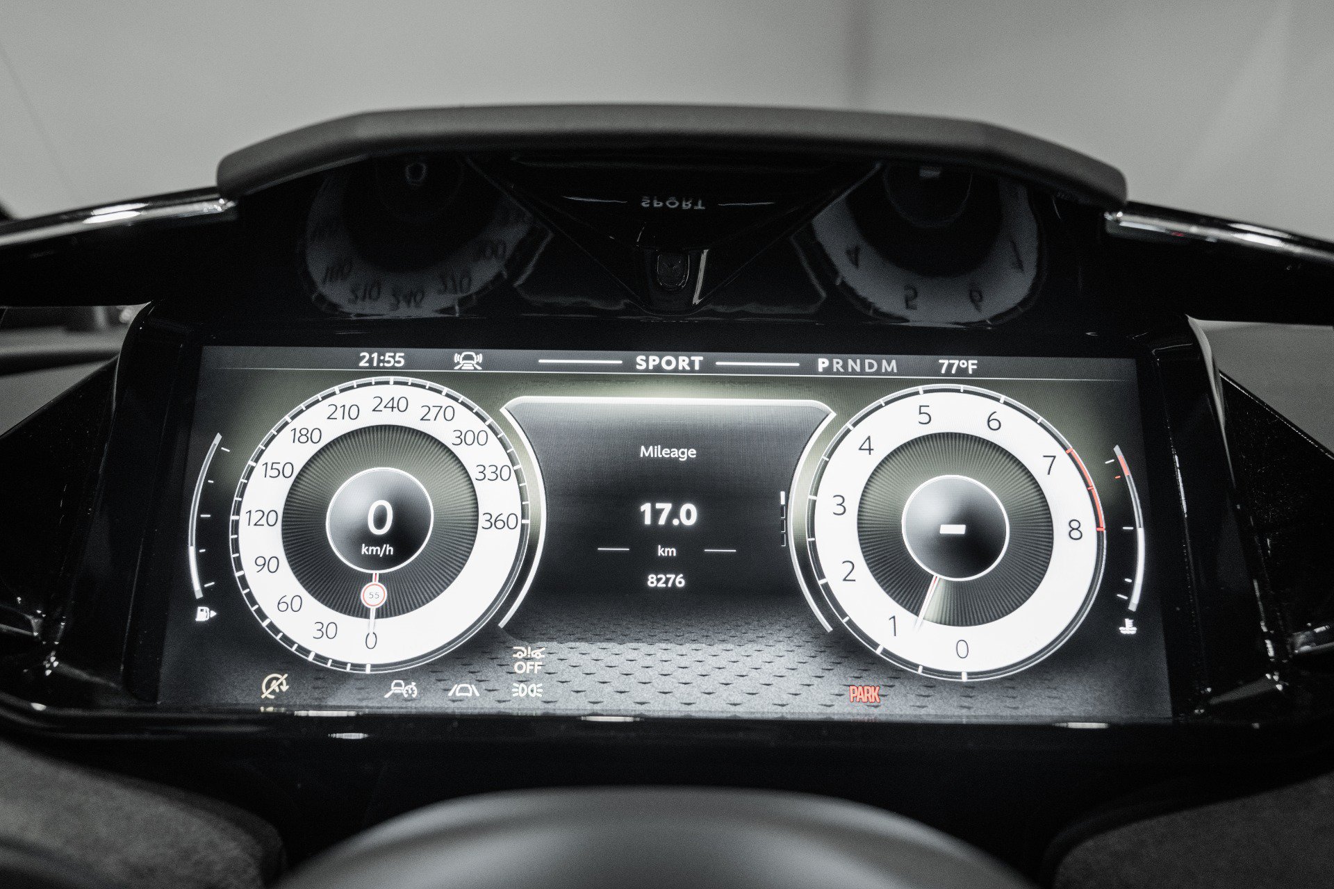 Used 2025 Aston Martin V8 Vantage Coupe RWD image 5
