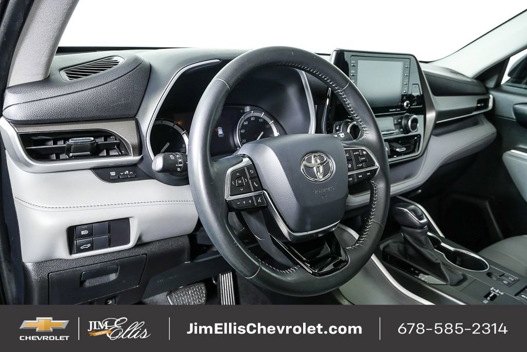 Used 2020 Toyota Highlander XLE image 4