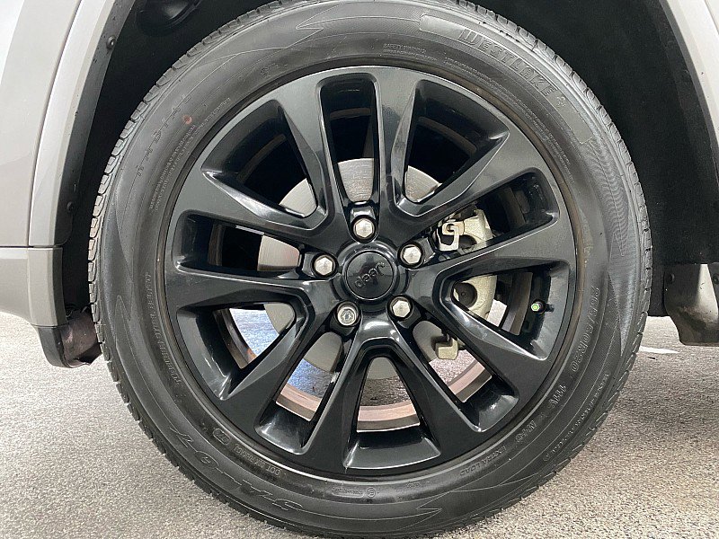 Used 2020 Jeep Grand Cherokee Altitude image 23