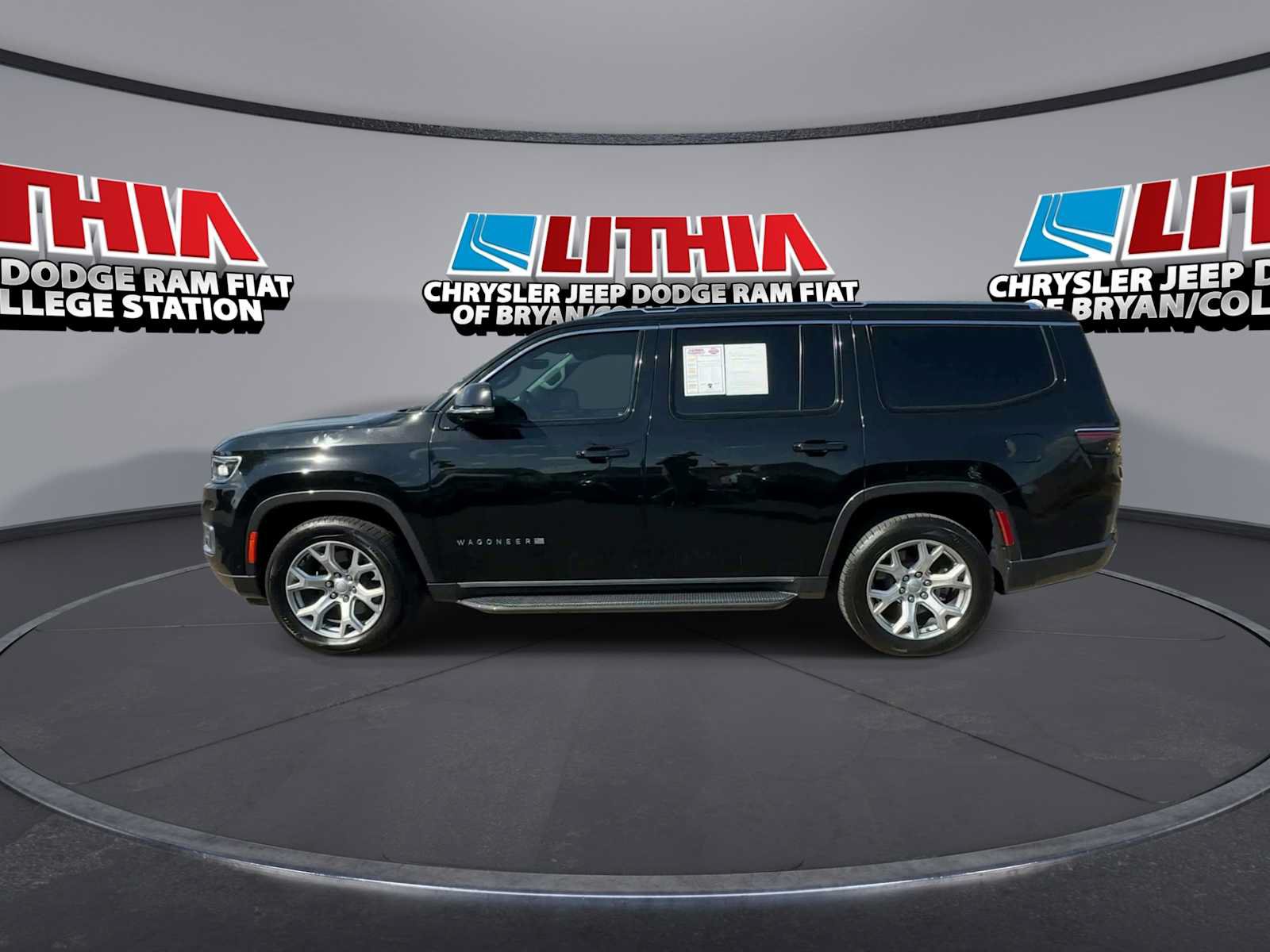 Used 2022 Jeep Wagoneer Series II AWD/4WD image 5