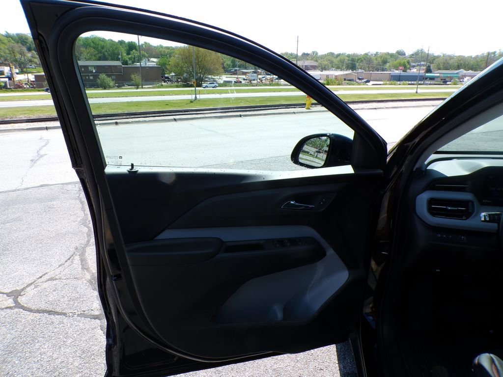 New 2027 Chevrolet Bolt RS w/ Technology Package FWD image 20