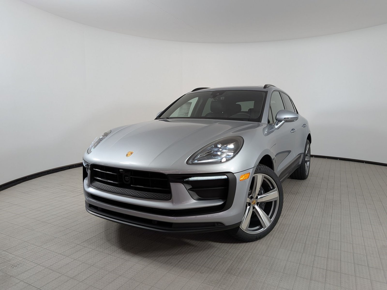 New 2026 Porsche Macan AWD/4WD image 1