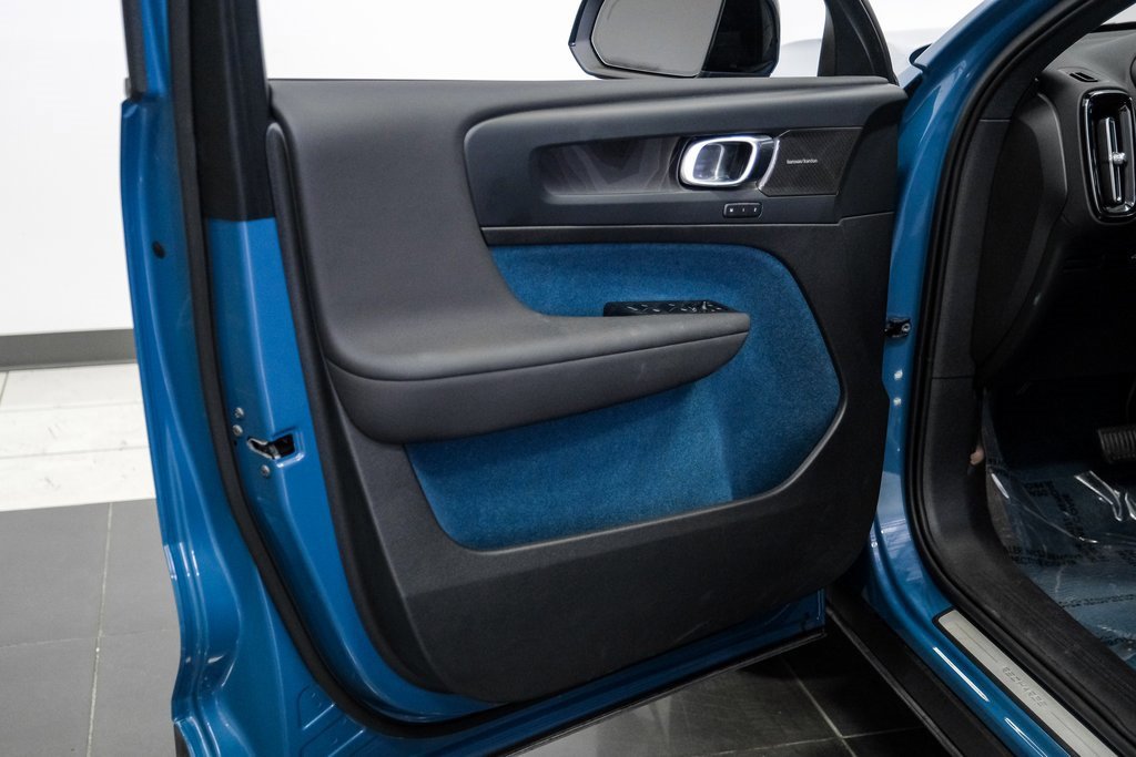 Used 2023 Volvo C40 P8 Recharge Ultimate image 45