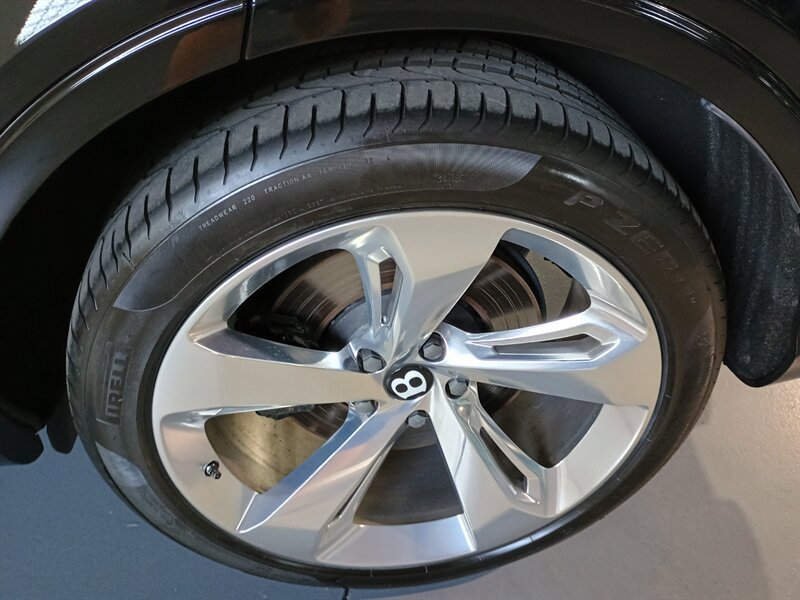 Used 2023 Bentley Bentayga AWD/4WD image 52