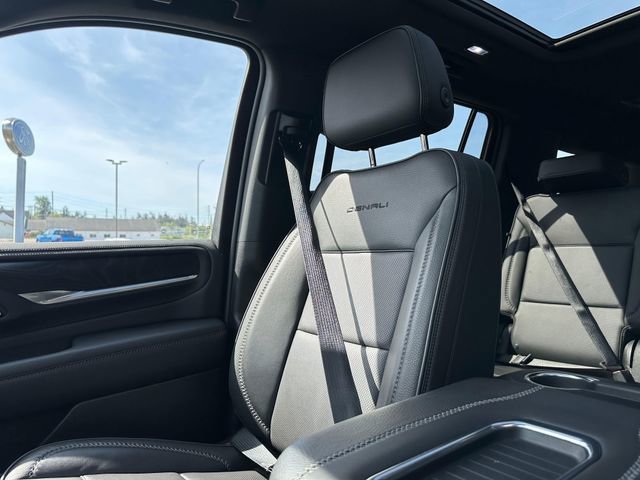 Used 2022 GMC Yukon XL Denali AWD/4WD image 20