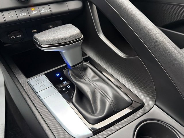 Used 2025 Hyundai Elantra SE image 26