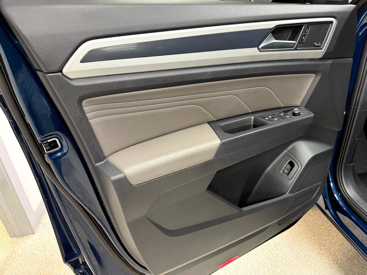 Used 2021 Volkswagen Atlas Cross Sport SEL Premium image 13