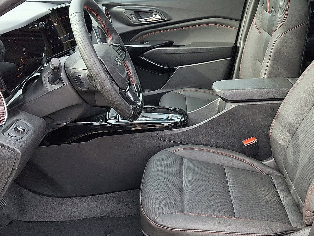 New 2026 Chevrolet Trax RS w/ Sunroof Package FWD image 7