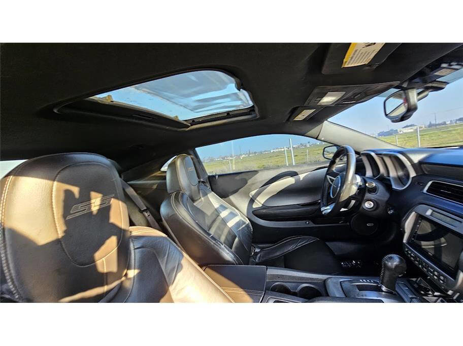 Used 2011 Chevrolet Camaro SS w/ RS Package image 24