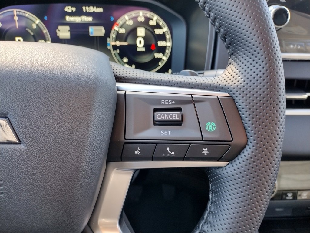 New 2025 Mitsubishi Outlander SE image 30