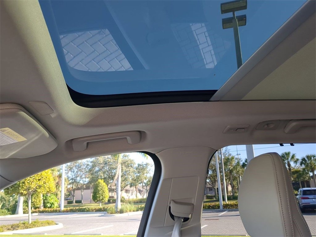 Used 2023 Volvo XC90 T8 Ultimate image 21