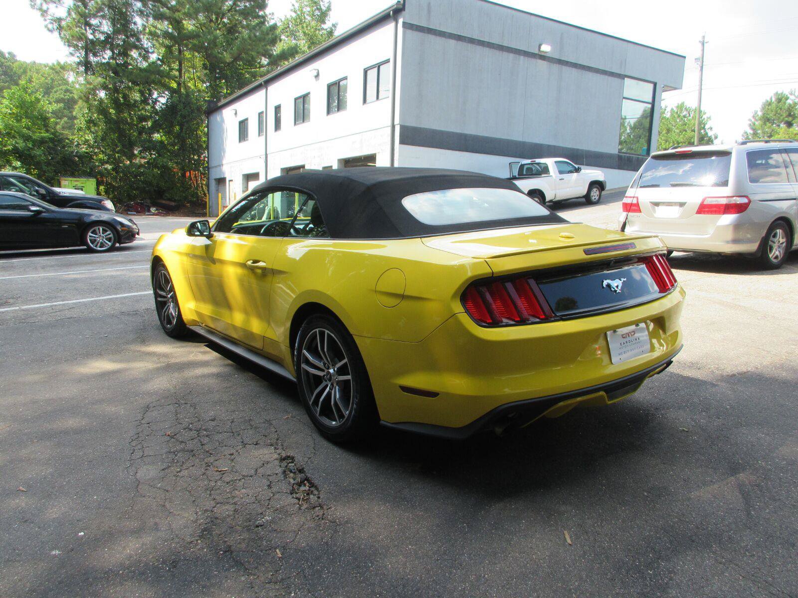 Used 2016 Ford Mustang Premium RWD image 7