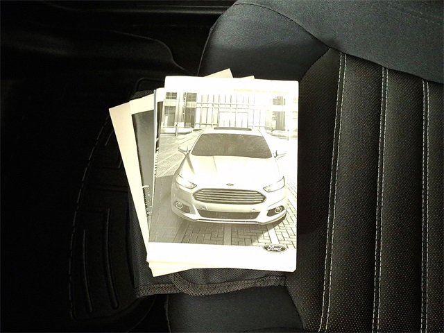 Used 2015 Ford Fusion SE image 24
