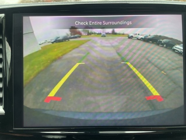 Used 2022 Chrysler Pacifica Touring-L image 26