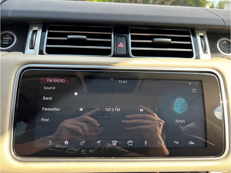 Used 2019 Land Rover Range Rover Supercharged AWD/4WD image 29