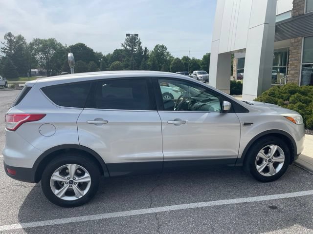 Used 2015 Ford Escape SE FWD image 2
