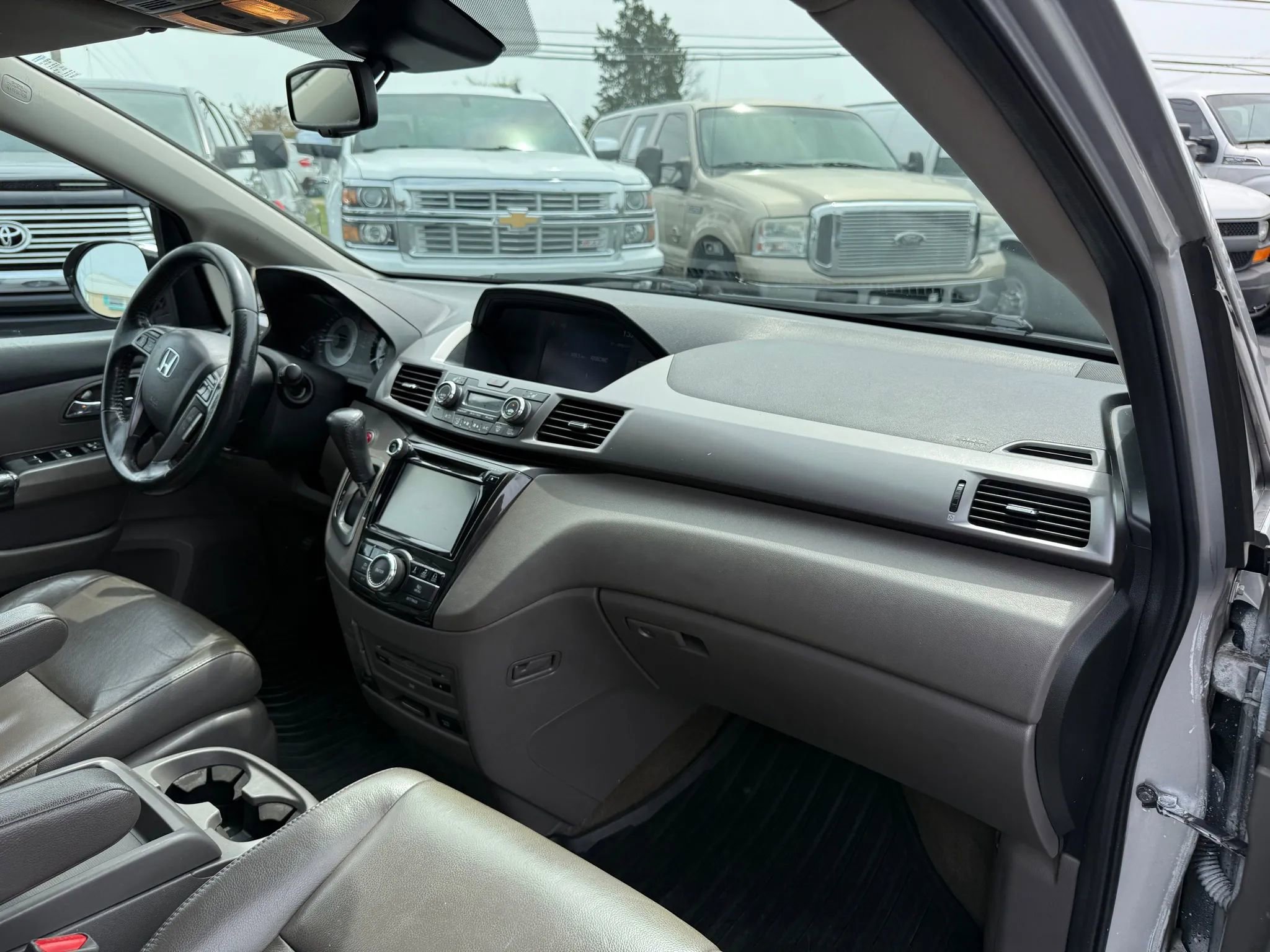 Used 2015 Honda Odyssey Touring Elite image 17