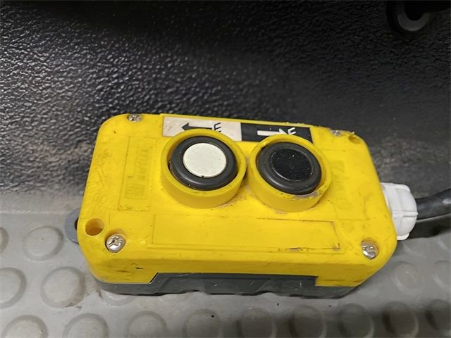 Used 2004 Ford F550 4x4 Regular Cab Super Duty image 25