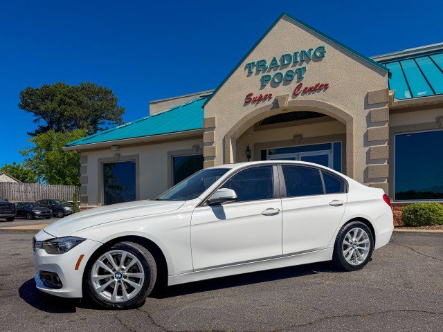 Used 2016 BMW 320i Sedan RWD image 3