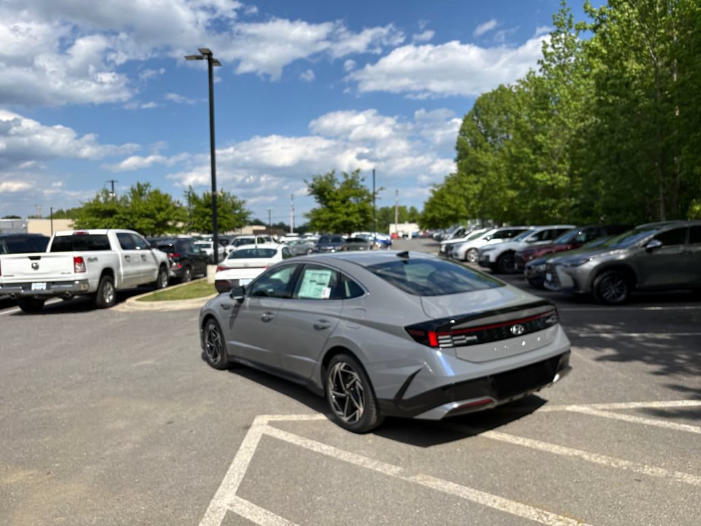 New 2026 Hyundai Sonata SEL FWD image 4